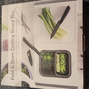 Fold & Store Cutting Board Pro
